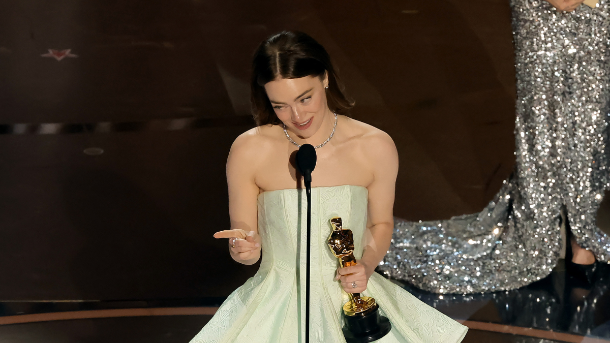Emma Stone gana su segundo Oscar con el vestido roto